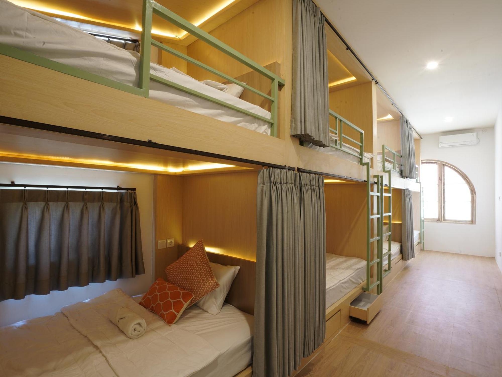 Puri Rinjani Bungalows & Hostel Kuta  Dış mekan fotoğraf
