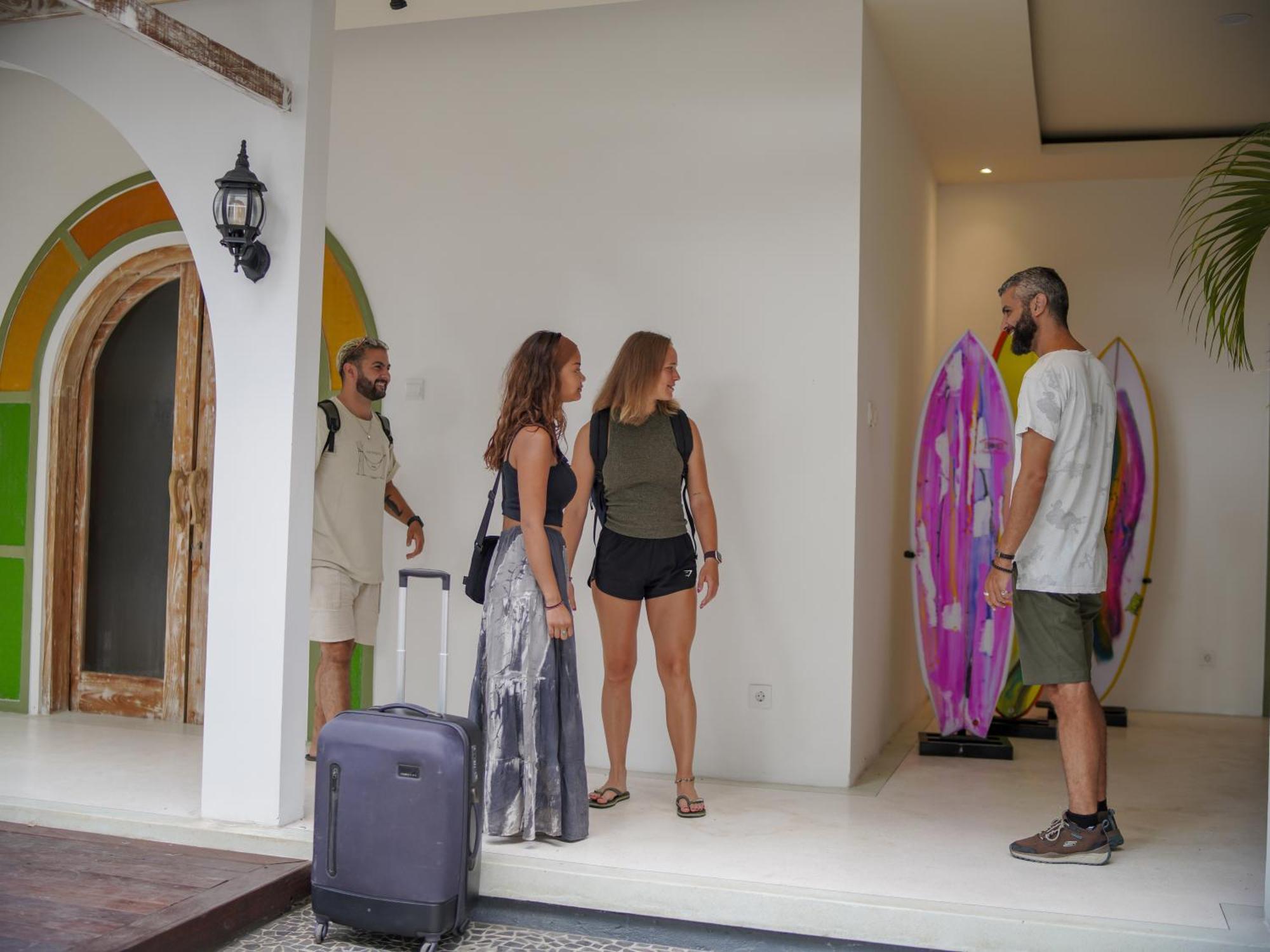 Puri Rinjani Bungalows & Hostel Kuta  Dış mekan fotoğraf