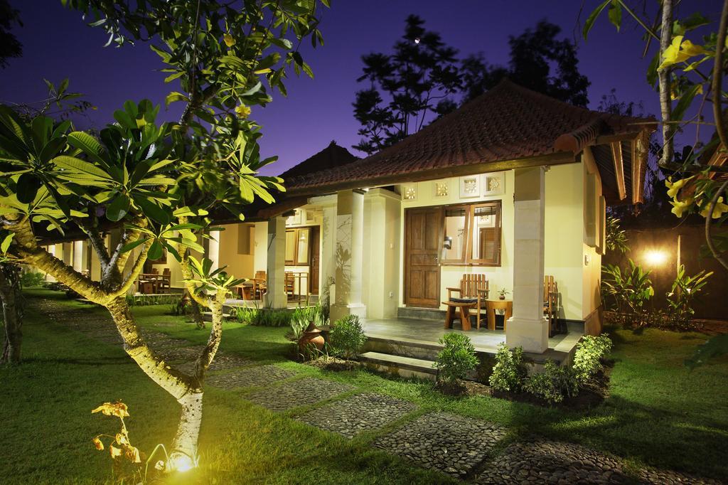 Puri Rinjani Bungalows & Hostel Kuta  Dış mekan fotoğraf
